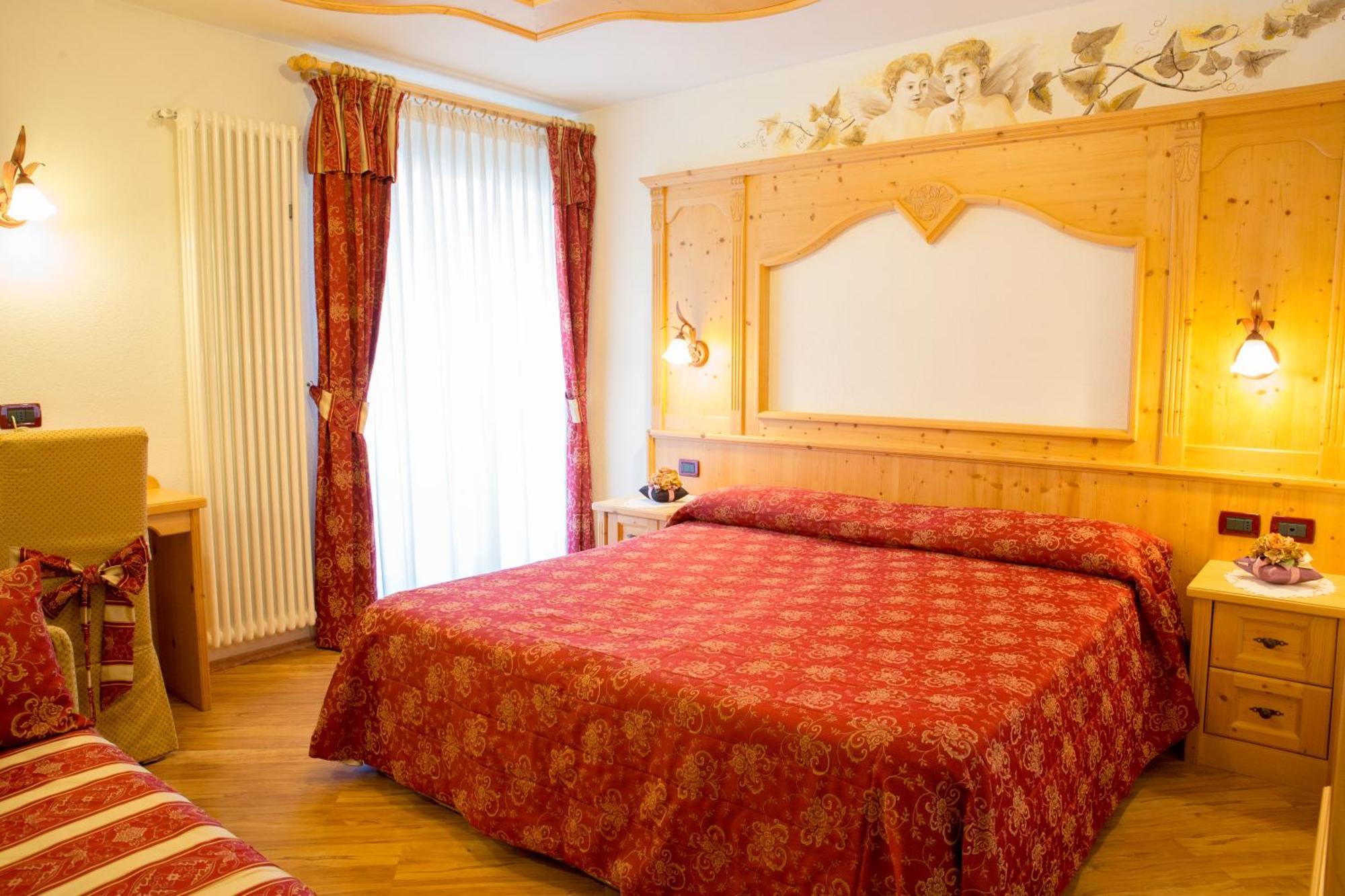 Hotel Malder ソラーガ エクステリア 写真